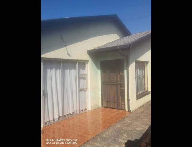3 BEDROOM HOUSE FOR SALE IN JABAVU